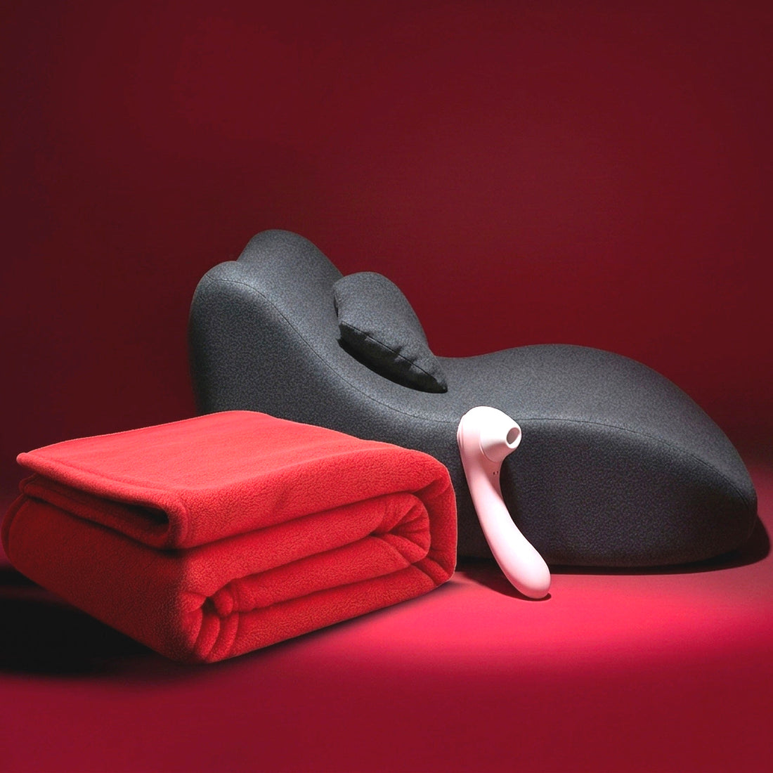 Formule Plénitude — coussin Frinta, wand de plaisir et plaid imperméable