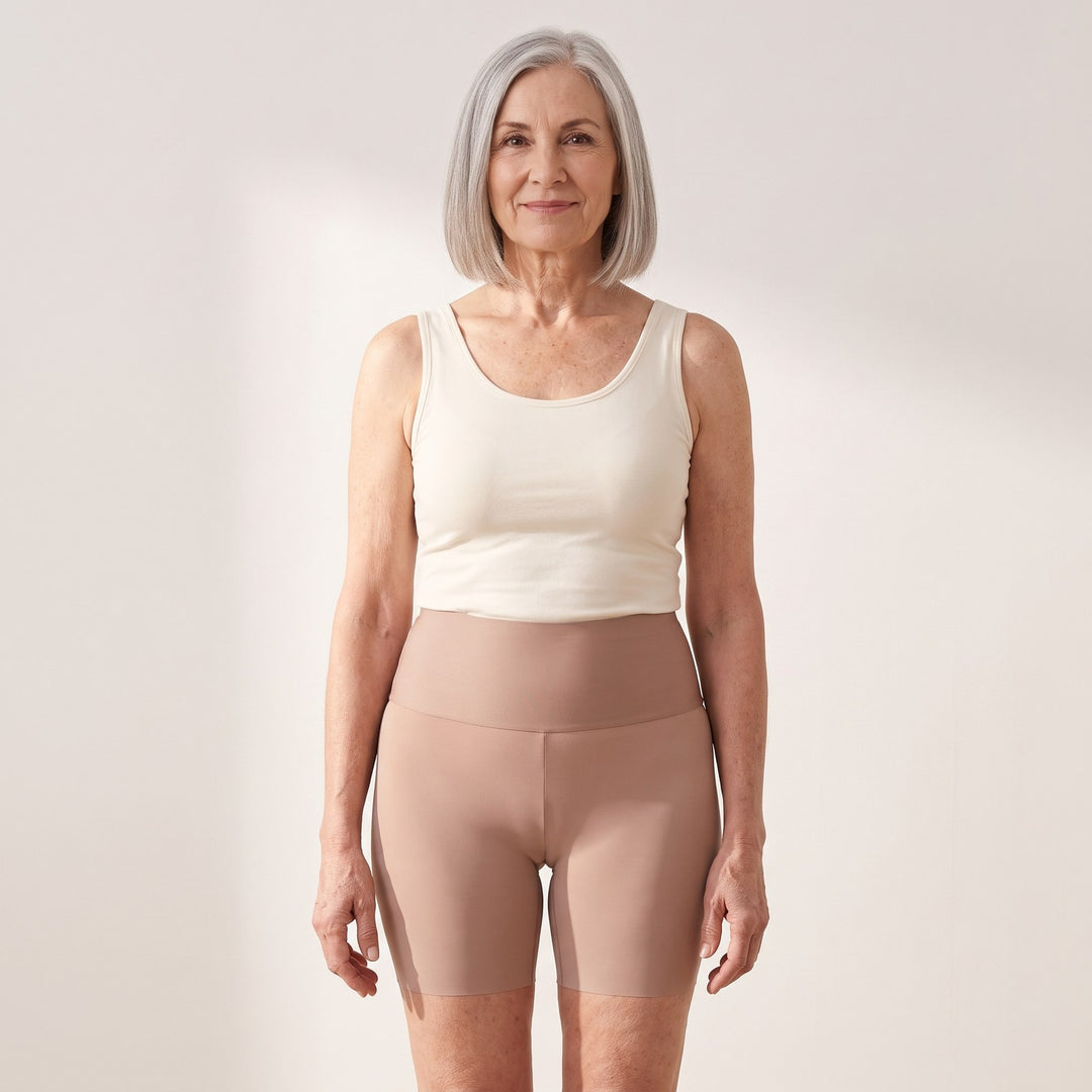 Frinta Short gainant taille haute, vue de face – Nude